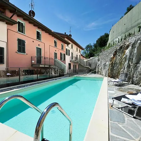 San Siro Sleeps 4 Pool Appartement *