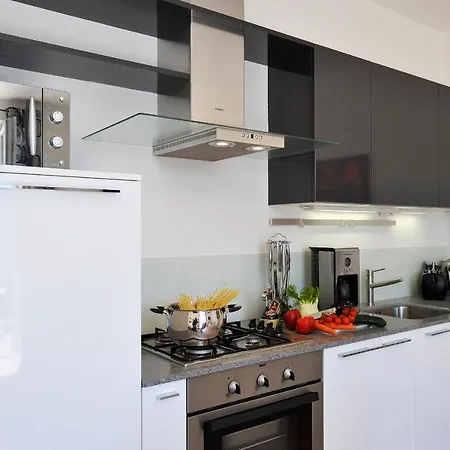 شقة San Siro Sleeps 4 Pool *