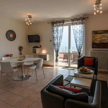 San Siro Sleeps 4 Pool شقة سان سيرو