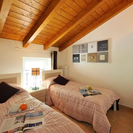 شقة San Siro Sleeps 4 Pool